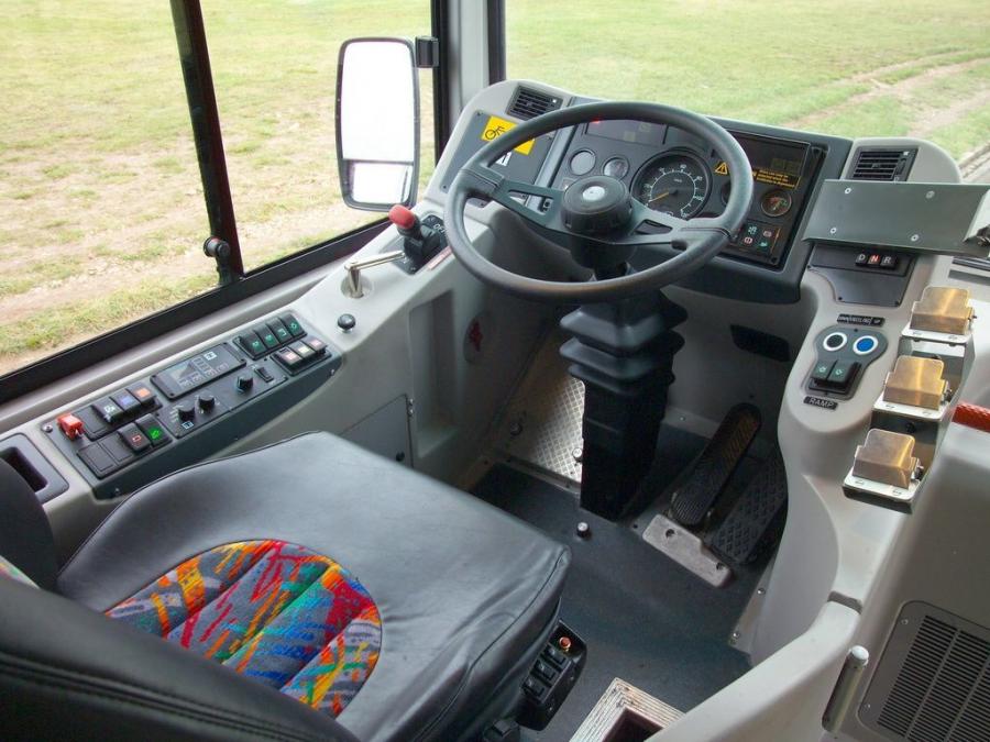 Интерьер Alexander Dennis Enviro500 2005 года  (CA) (фото 3 из 5)